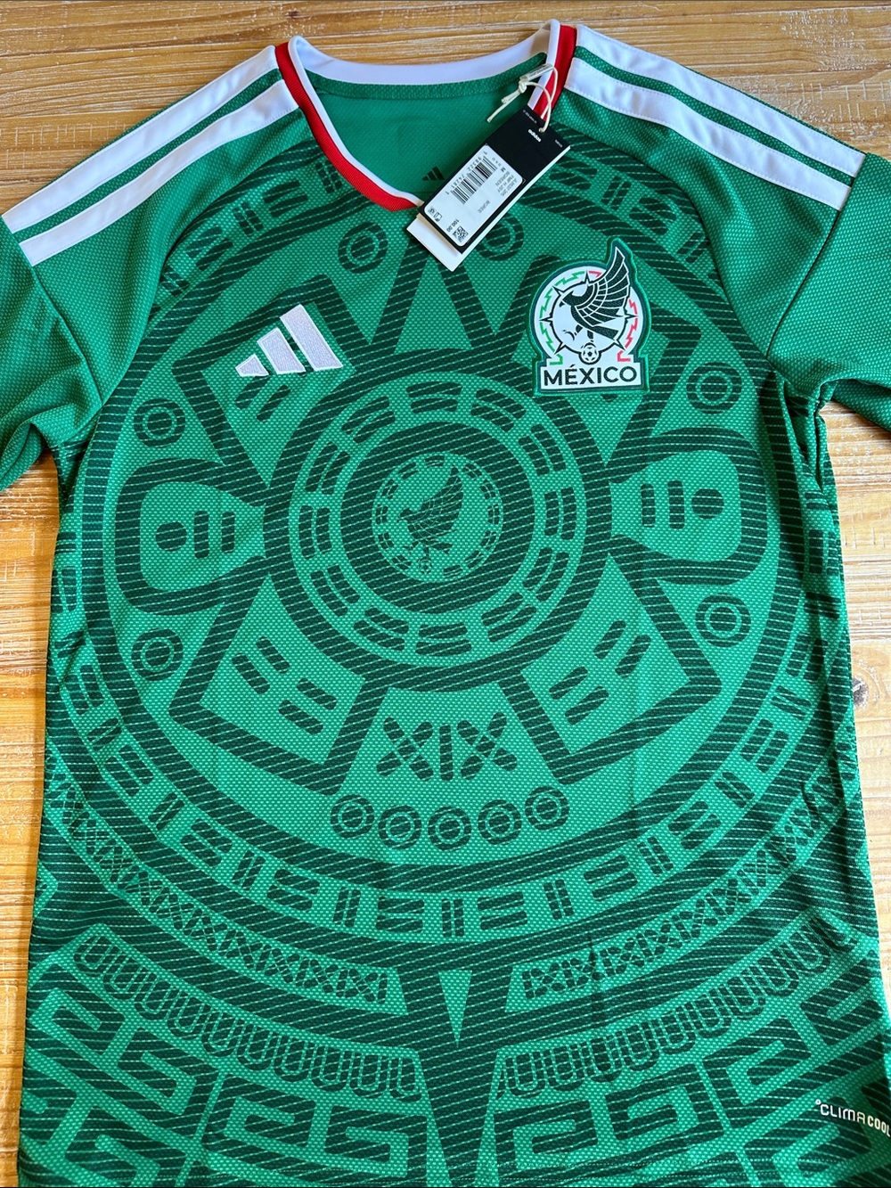 Adidas Mexico Green Soccer Jersey with Red-Trim Collar - Picture 4 of 6
